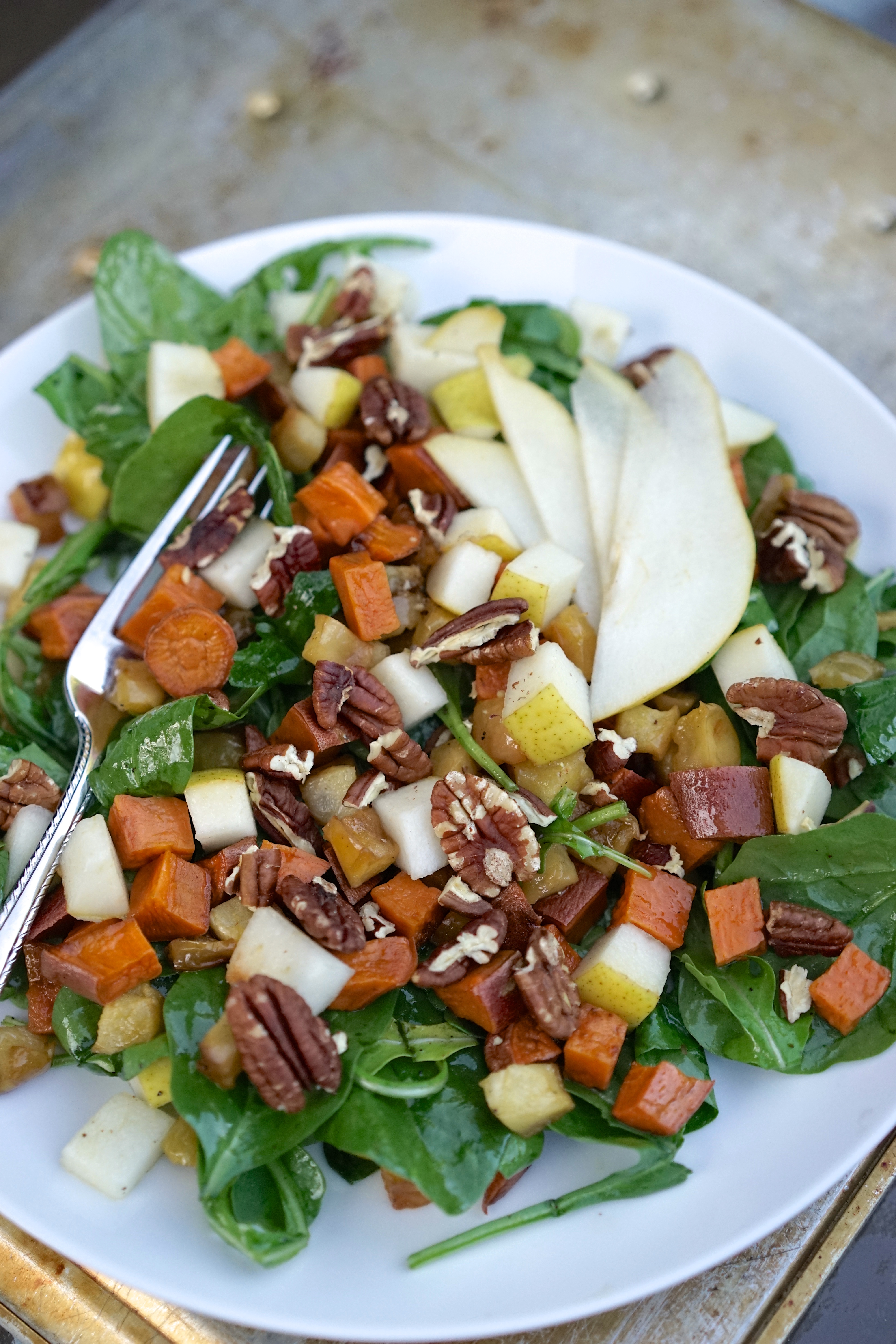 Mixed Greens with Roasted Sweet Potato, Apple, Pear & Pecans | Living Healthy in Seattle