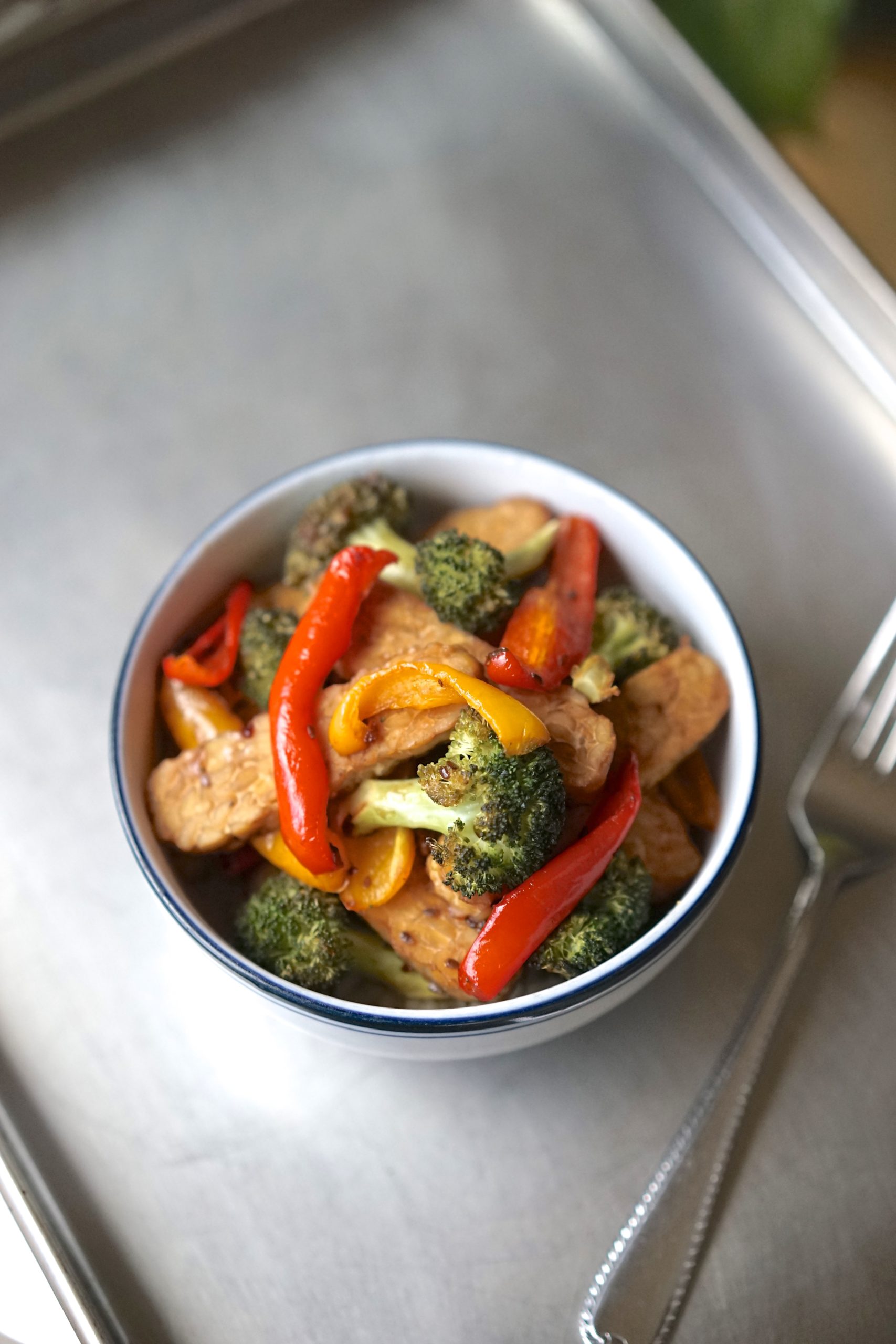 Baked Teriyaki Tempeh with Bell Peppers & Broccoli | Living Healthy in Seattle