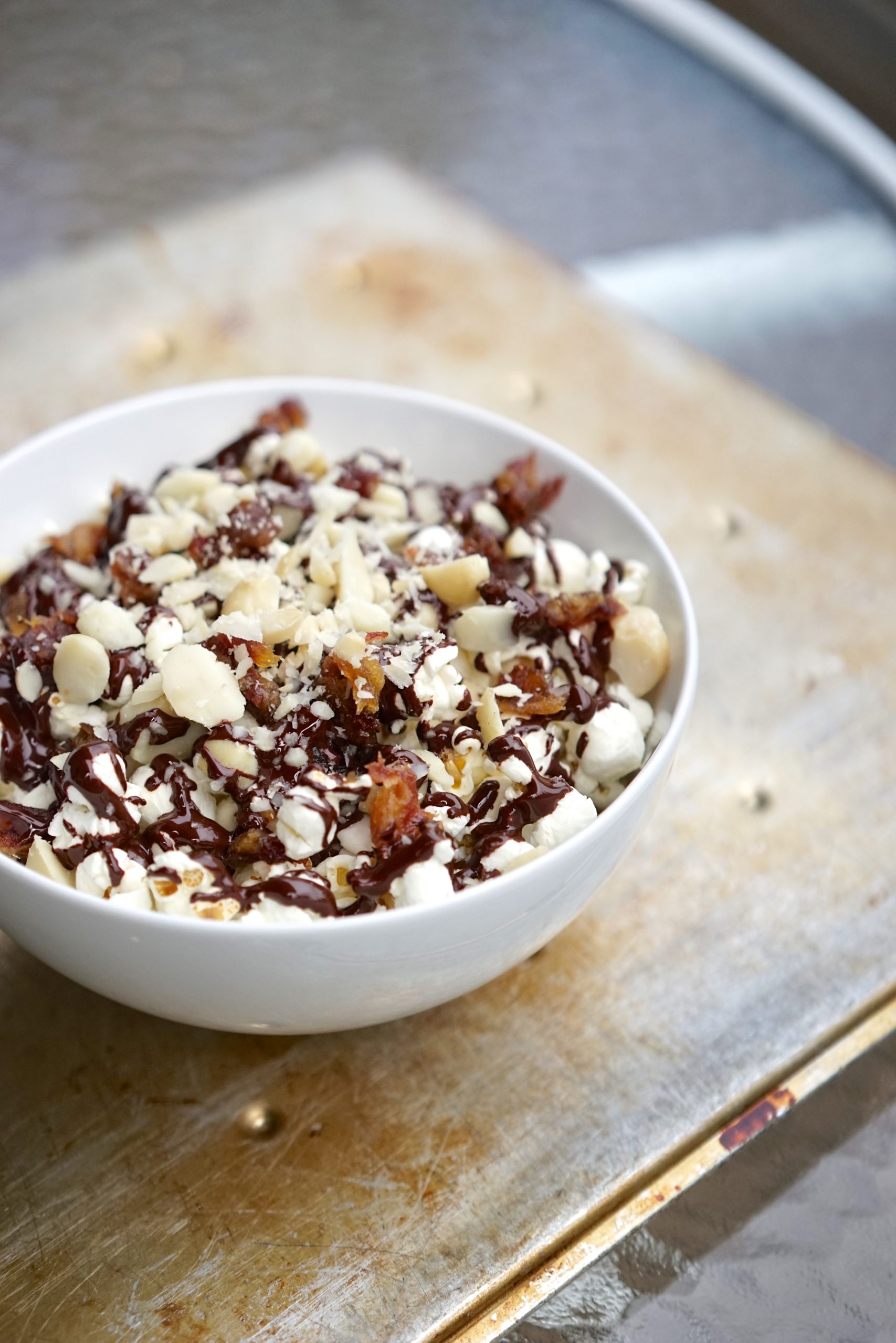 Olive Oil Popcorn with Dark Chocolate, Macadamia Nuts & Dates | Living Healthy in Seattle